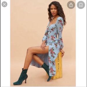 Reformation blue midis dress very flattering